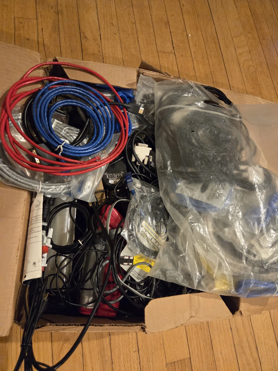 MIX OF MEDIA CABLES - photo 3