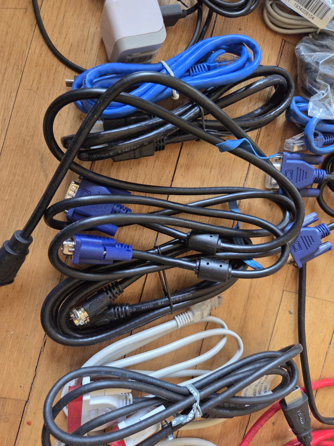 MIX OF MEDIA CABLES - photo 4