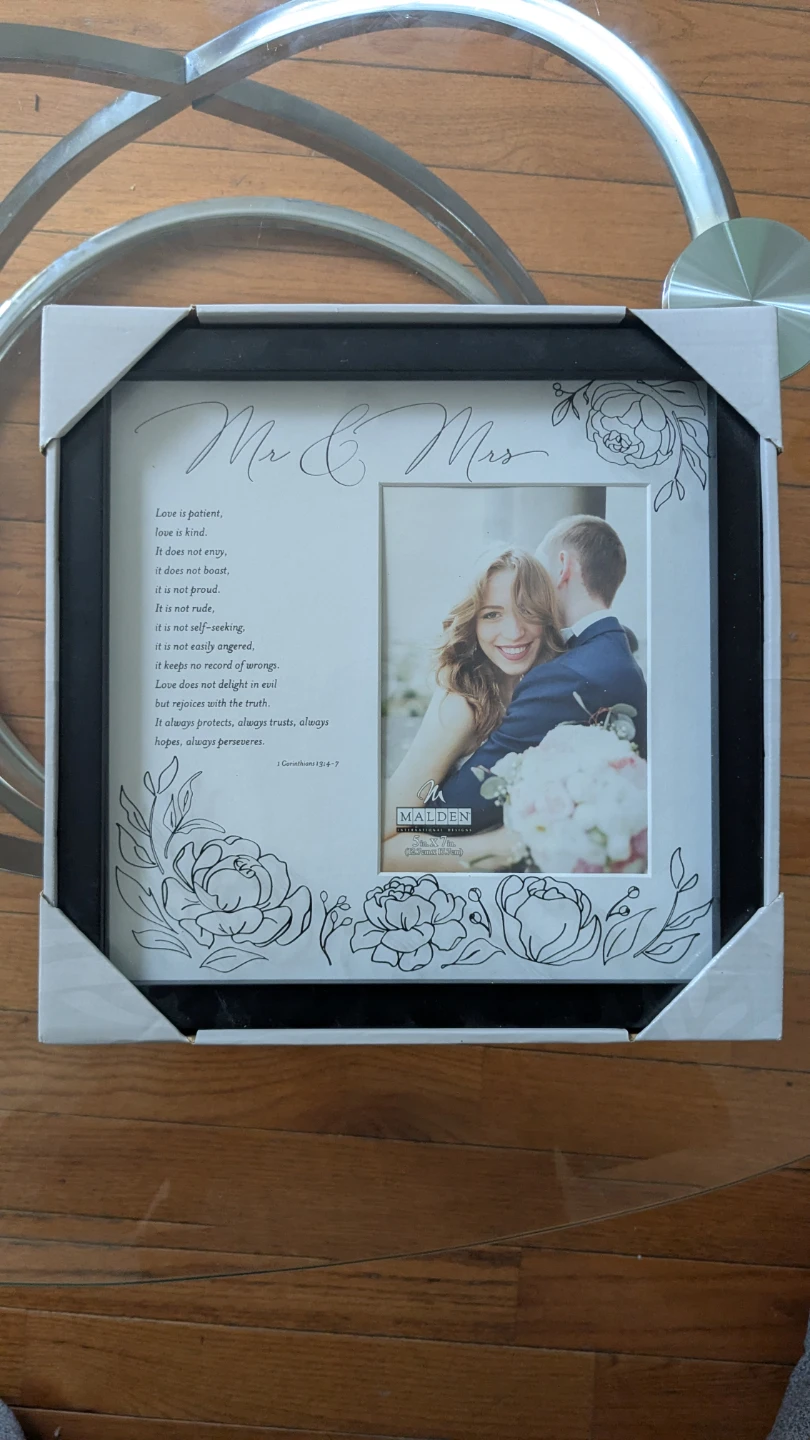 Malden "Mr & Mrs" Photo Frame