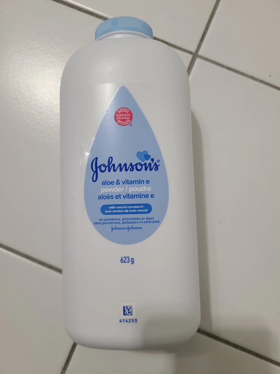 Johnson's Aloe & Vitamin E Baby Powder 623g