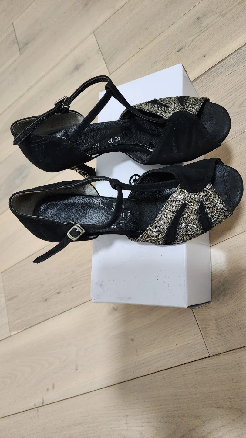 Latin dance shoes - Size 23.5