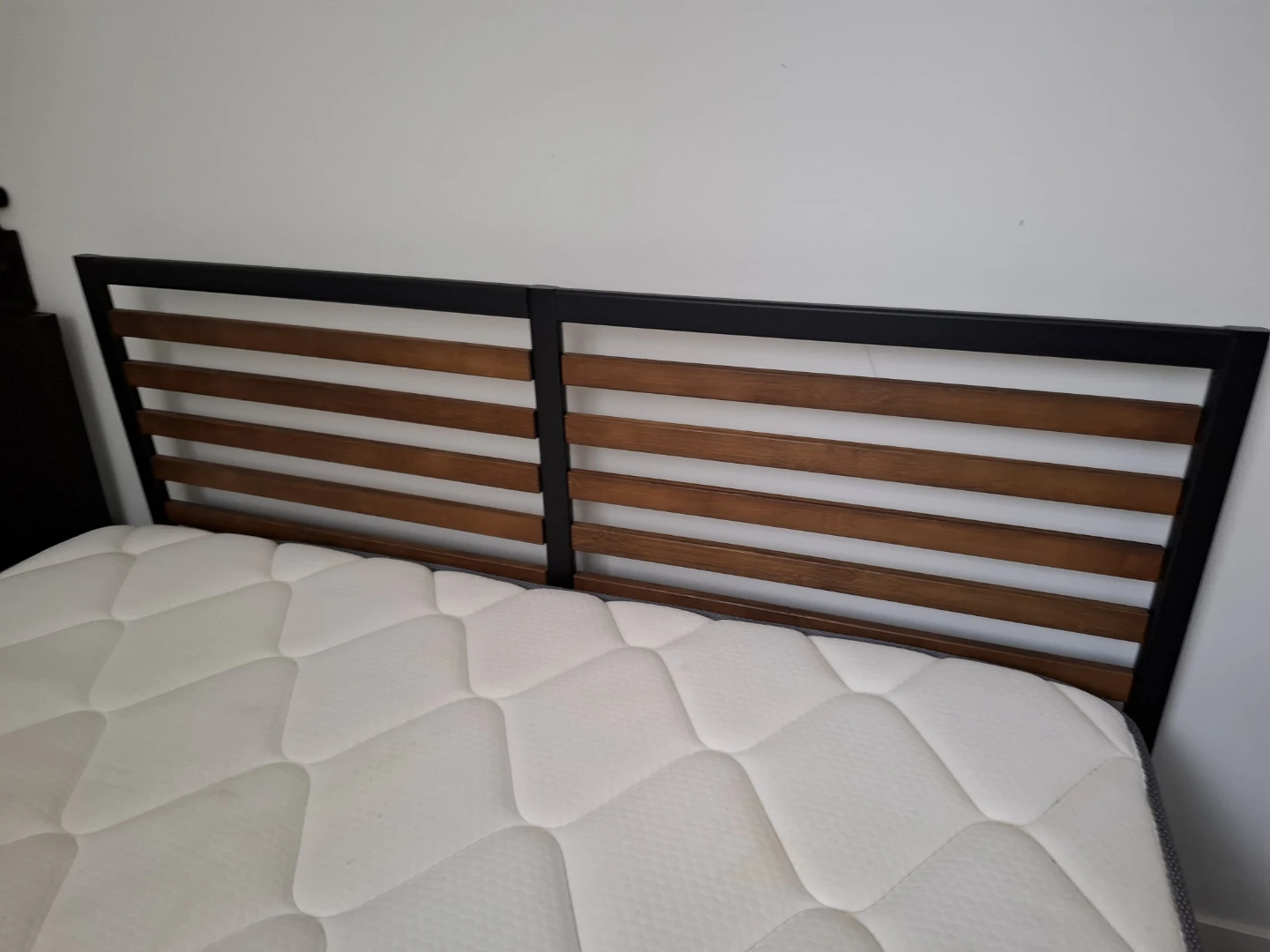 Queen Size bed with Wooden Headboard /+-/ Mattress - photo 3