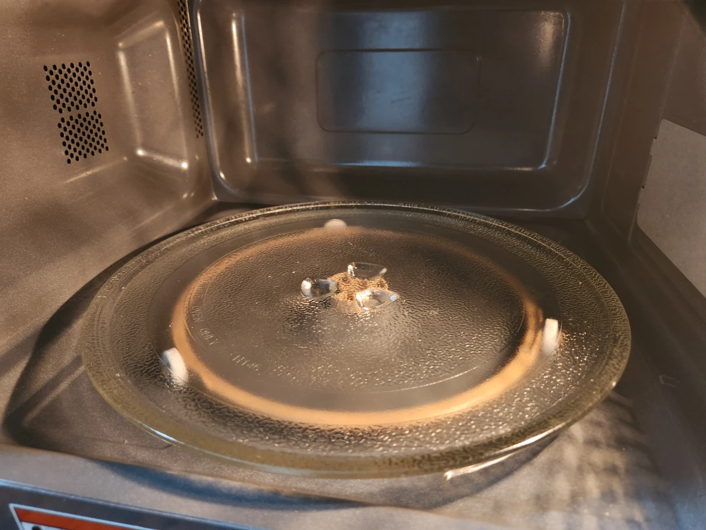 Chefman Black Microwave - photo 3