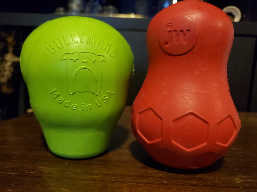 Bullymake & JW Pet Dog Toys 🥕 #freecycle - photo 3