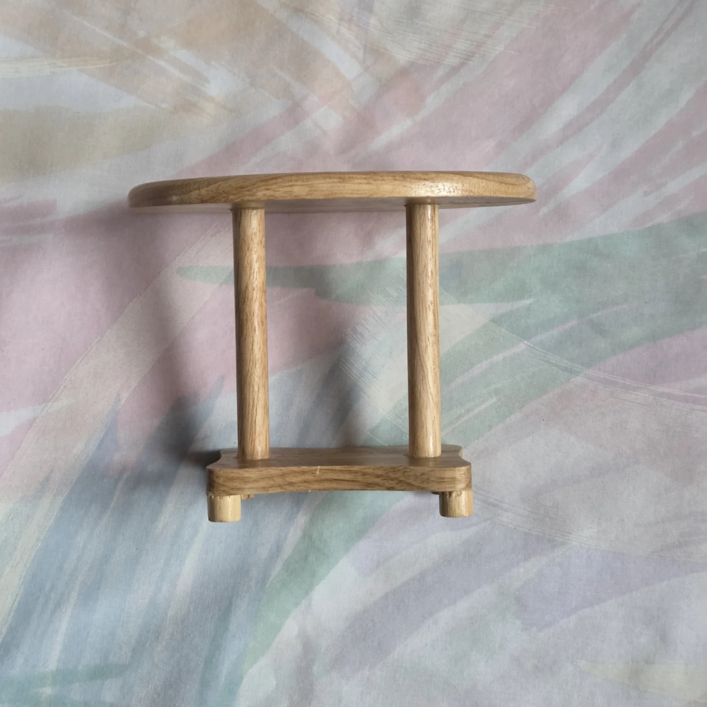 Small Wooden Oval Display Stand - photo 3