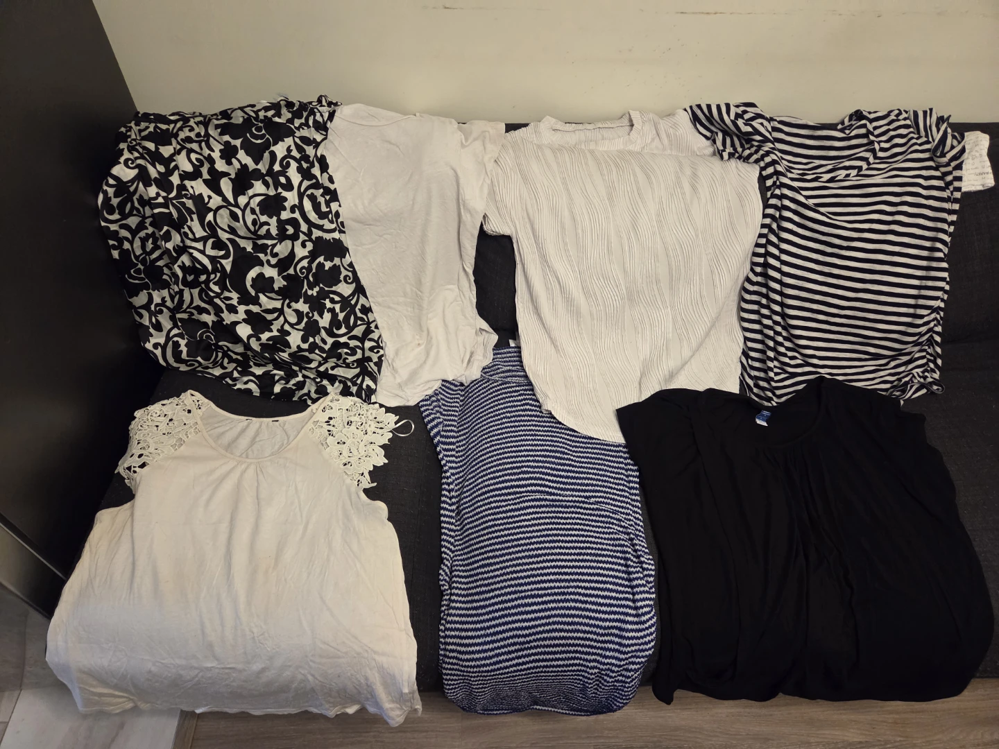 Maternity tops size.M