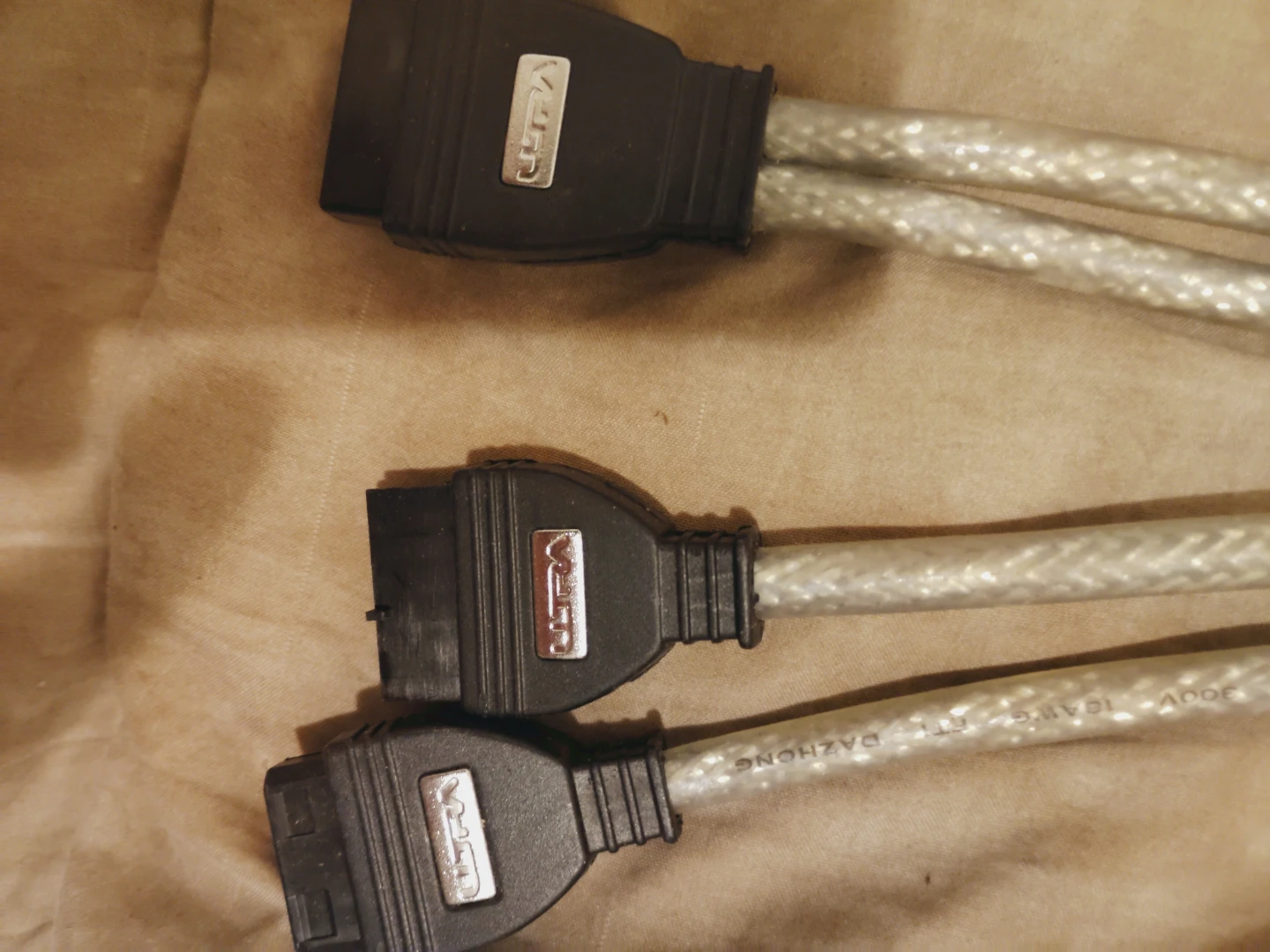 ULTRA 4-Port SATA Splitter Cable - photo 2