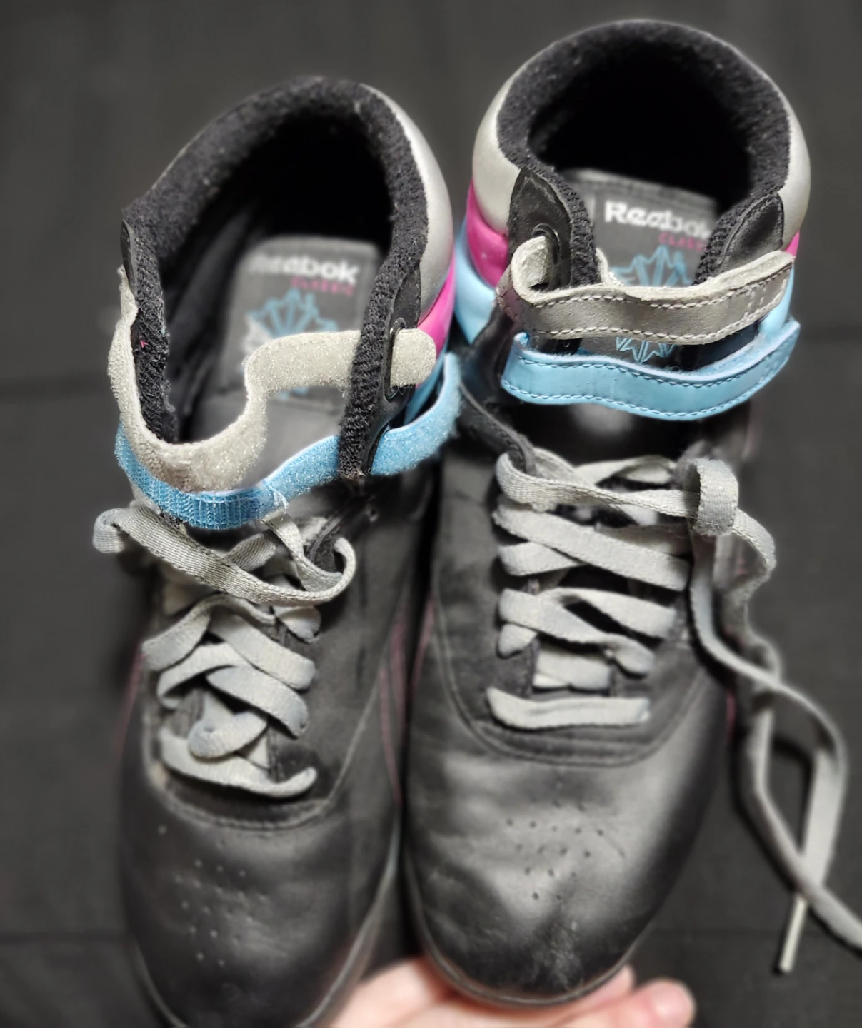 $20 Reebok shoes 8.5