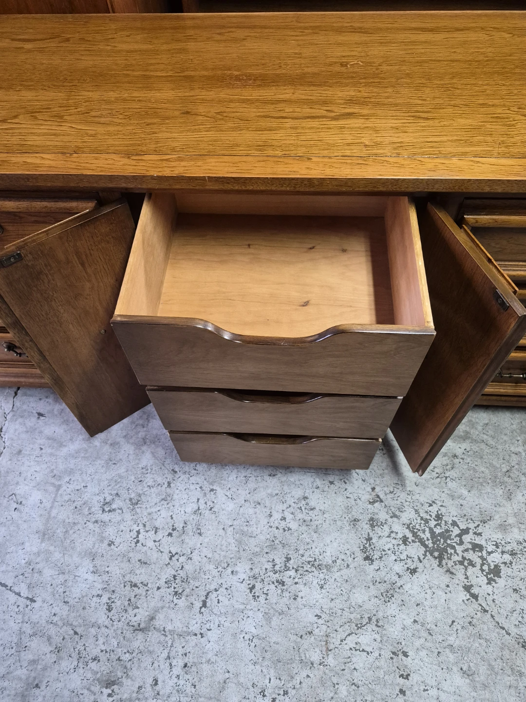 Wooden Dresser with 9 Drawers and Cabinet Space - photo 3