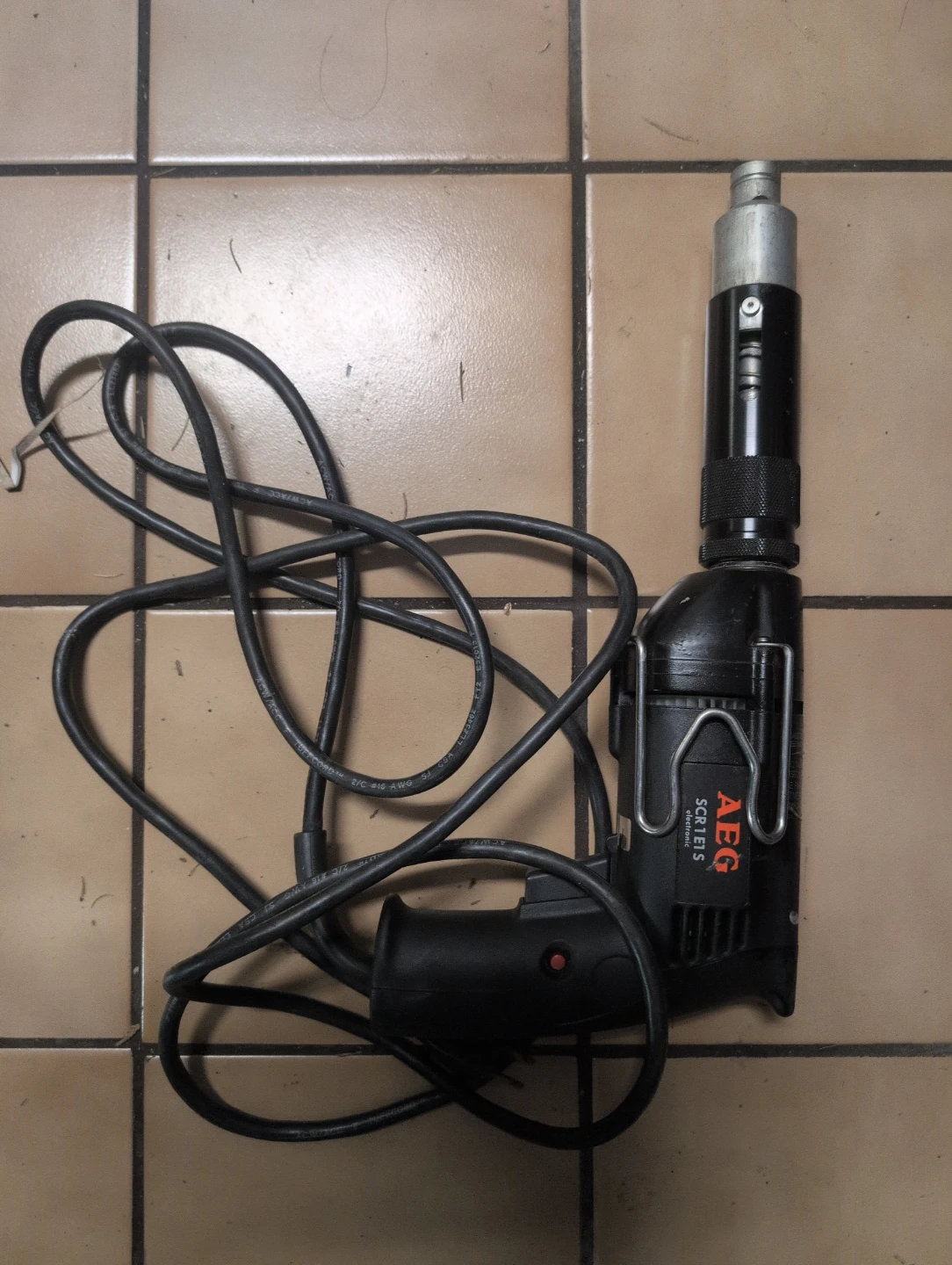 AEG SCR 1E1S Drywall Screwdriver - photo 2