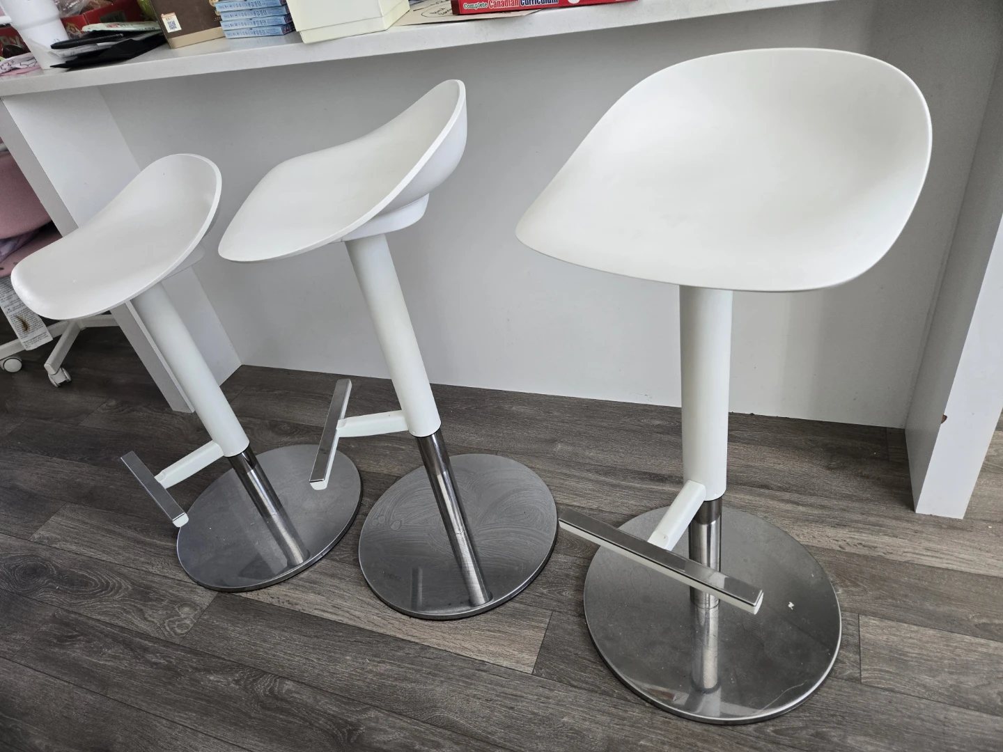 Set of 3 White Adjustable Bar Stools