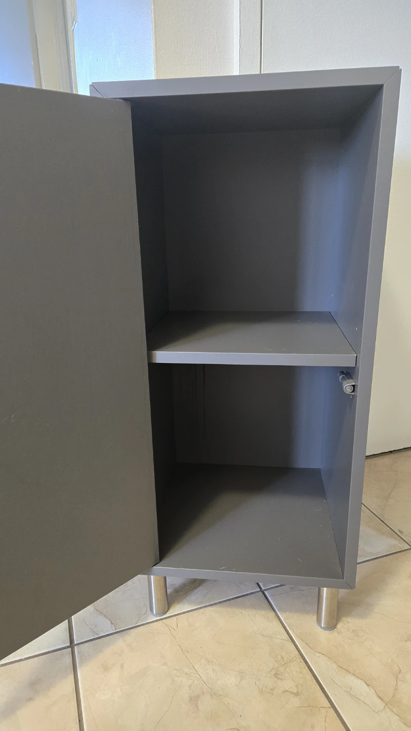 Ikea eket with door and metallic legs - photo 2
