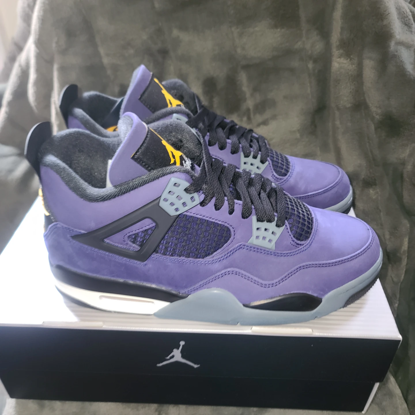 Air Jordan 4 "Alternate Grape" Sneakers - photo 4