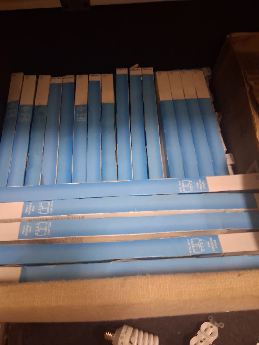 Philips PL-L 4P 36W/841 Fluorescent Tubes - photo 3