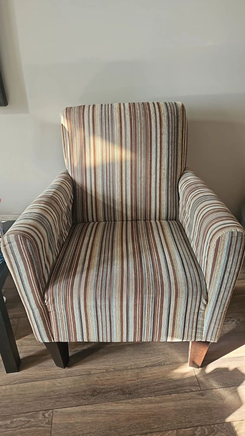 2 Lounge Chairs For Sale - photo 2