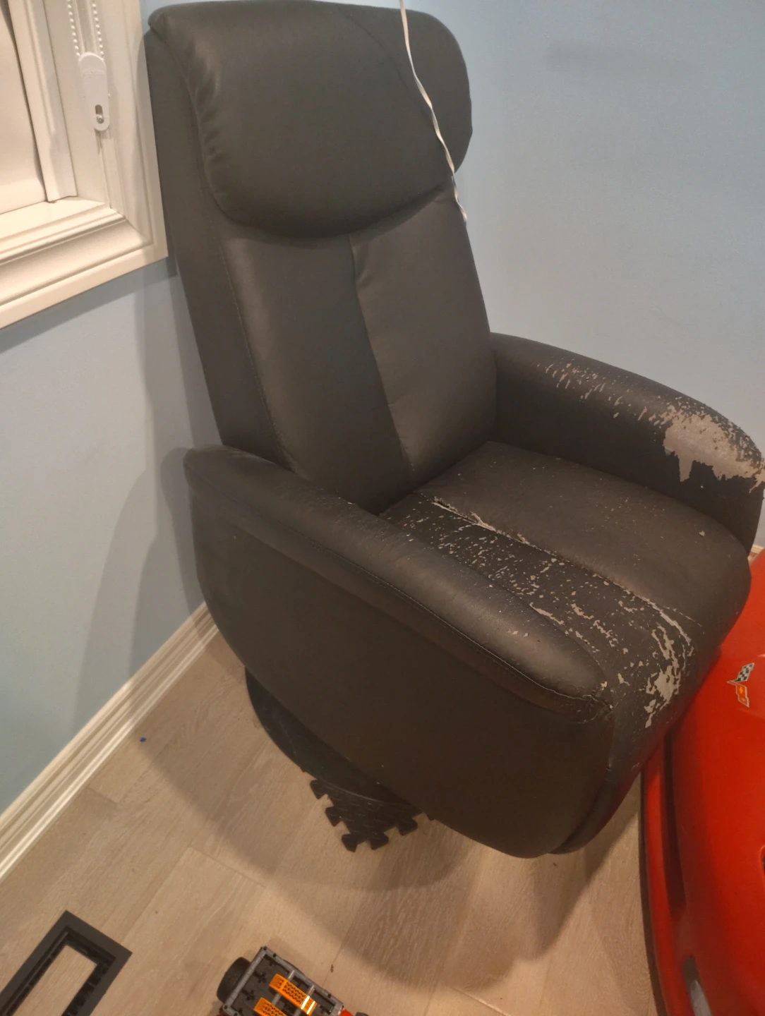 Black Faux Leather Recliner Chair - photo 2
