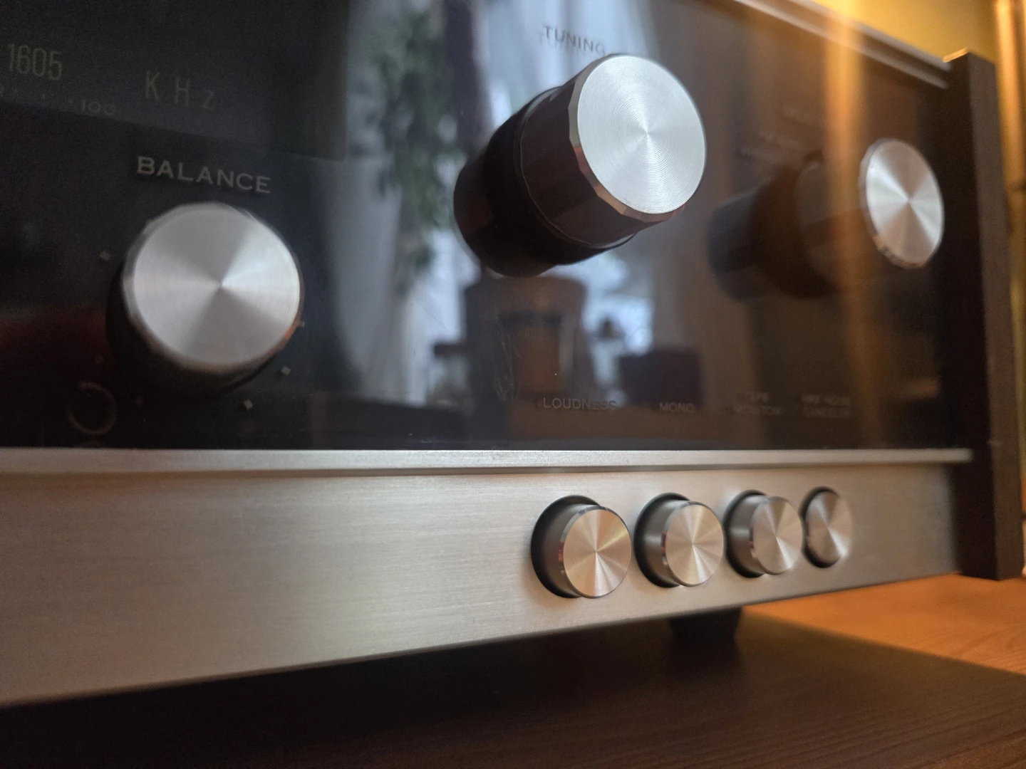 Near Mint Sansui 310 Vintage Stereo Receiver (1972) - photo 3