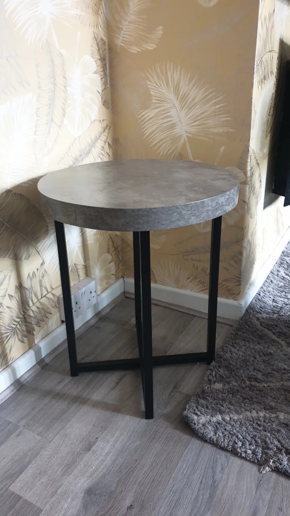 Round Concrete-Look Side Table with Black Metal Frame