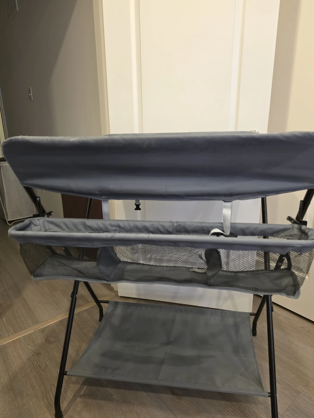 Grey Baby Changing Table with Giraffe Design - photo 4