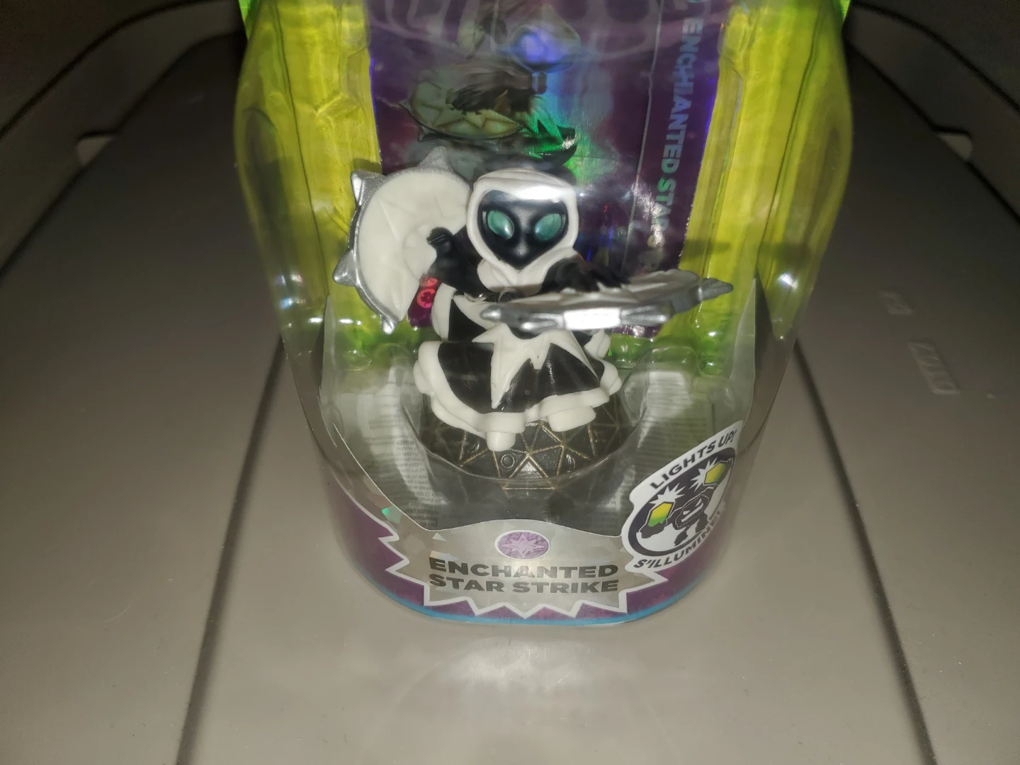 Skylanders Swap Force Lightcore Enchanted Star Strike Figure - photo 5