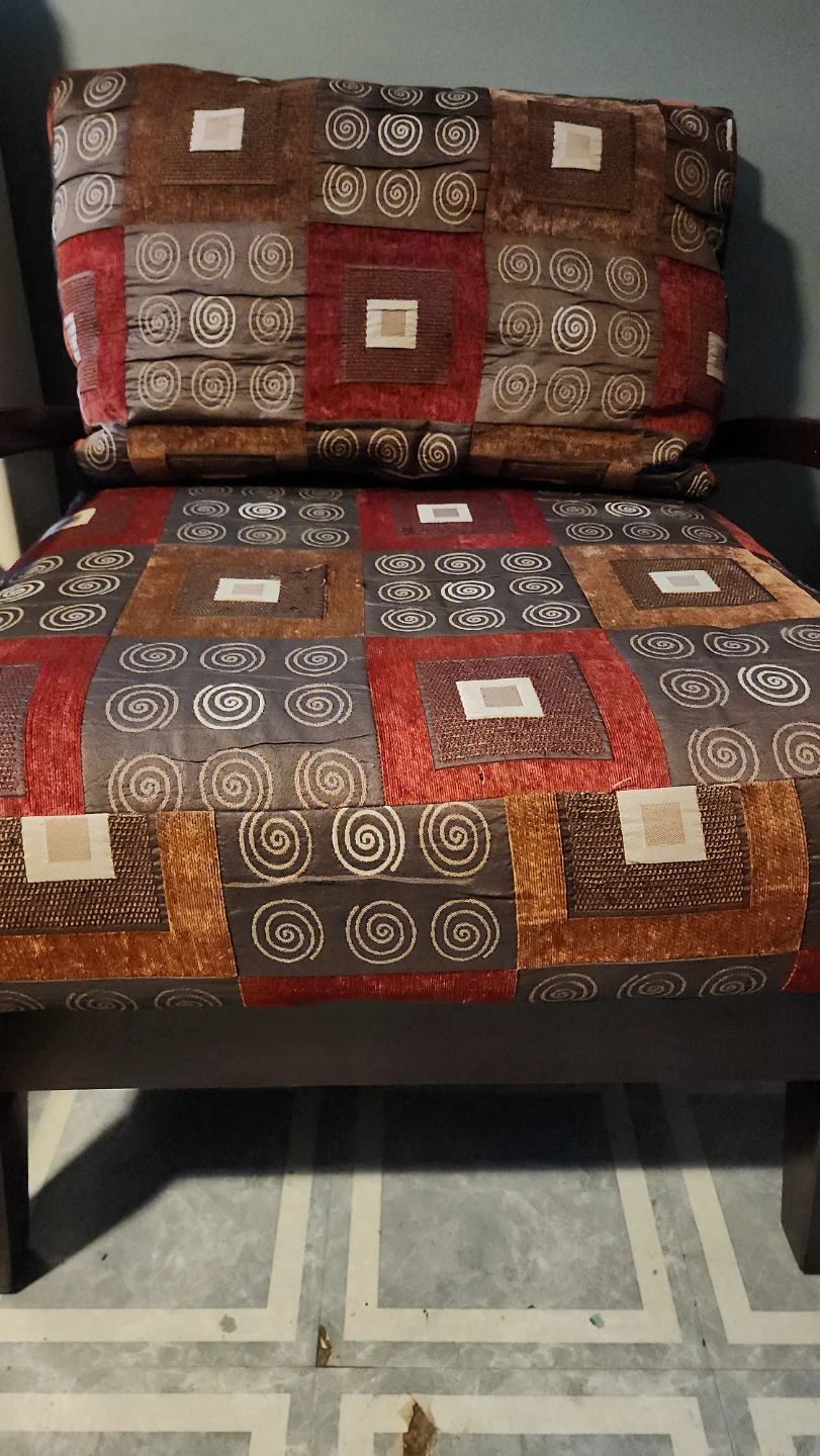 Armchair with patterned upholstery - photo 2