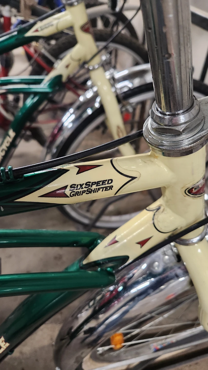 Supercycle Newport Cruiser Six Speed Bicycle - photo 4