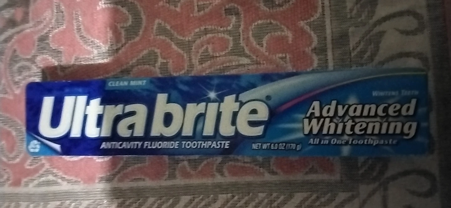 Ultra Brite Advanced Whitening Toothpaste 🧡