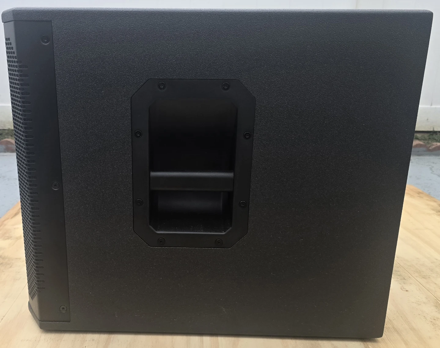 Electro-Voice EKX-15SP Powered Subwoofer Loudspeaker - photo 4