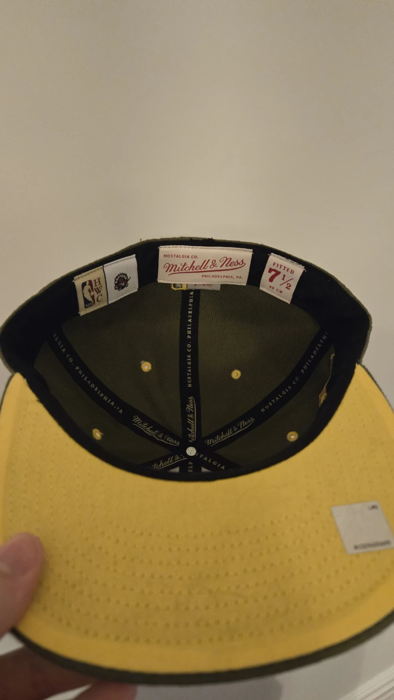 Mitchell & Ness Toronto Raptors Fitted Hat 7 1/2 - photo 3