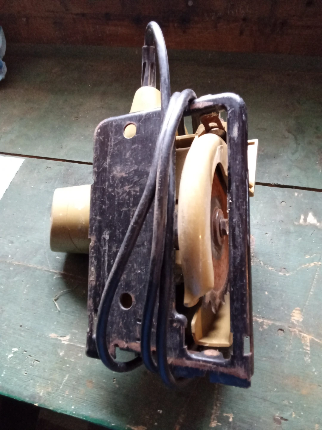 Black & Decker 140mm Compact Circular Saw - photo 3