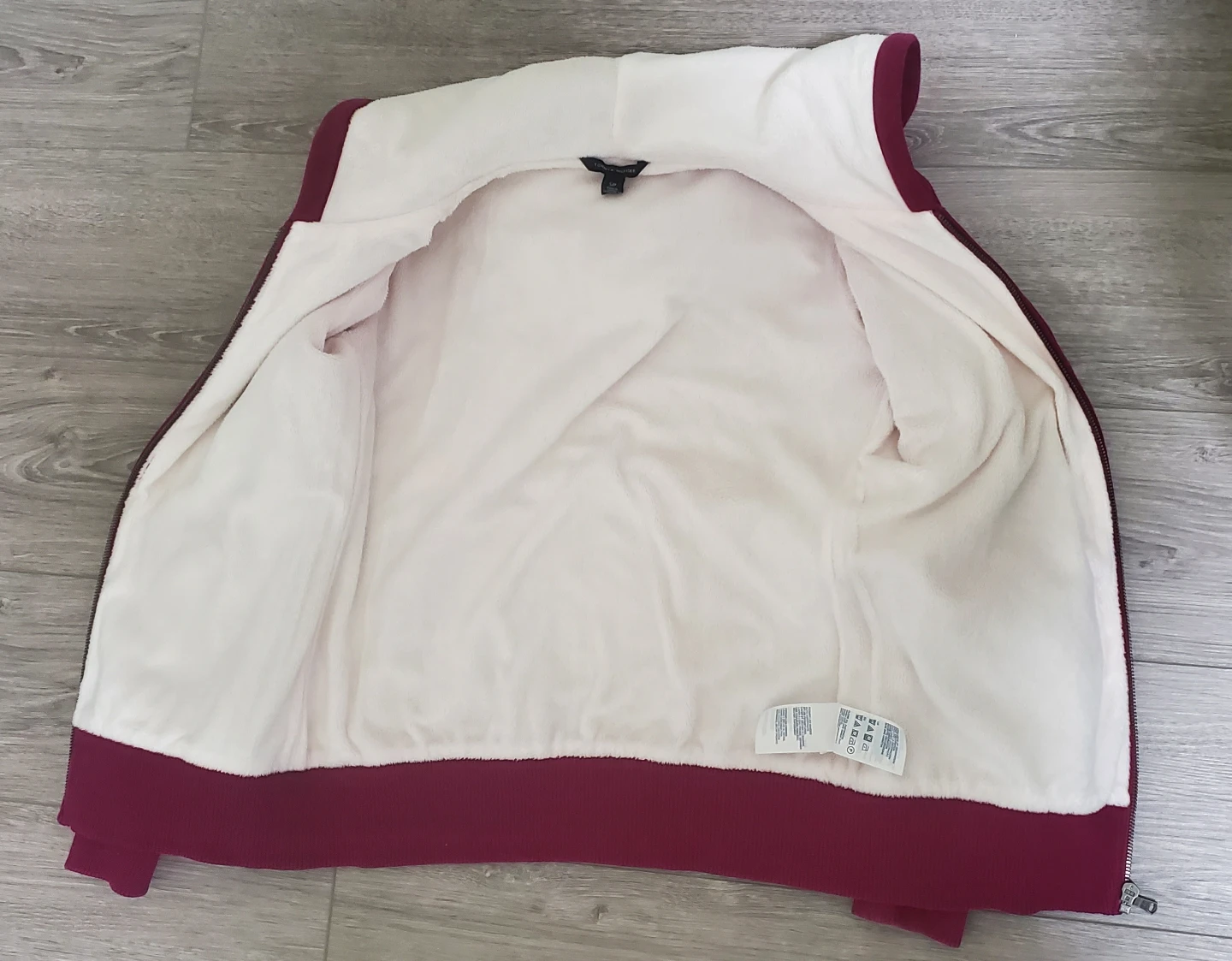 Tommy Hilfiger Tracksuit  Hoodie & Sweatpants Set - Size S/P - photo 3