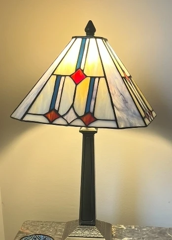 Tiffany Style Stained Glass Table Lamp