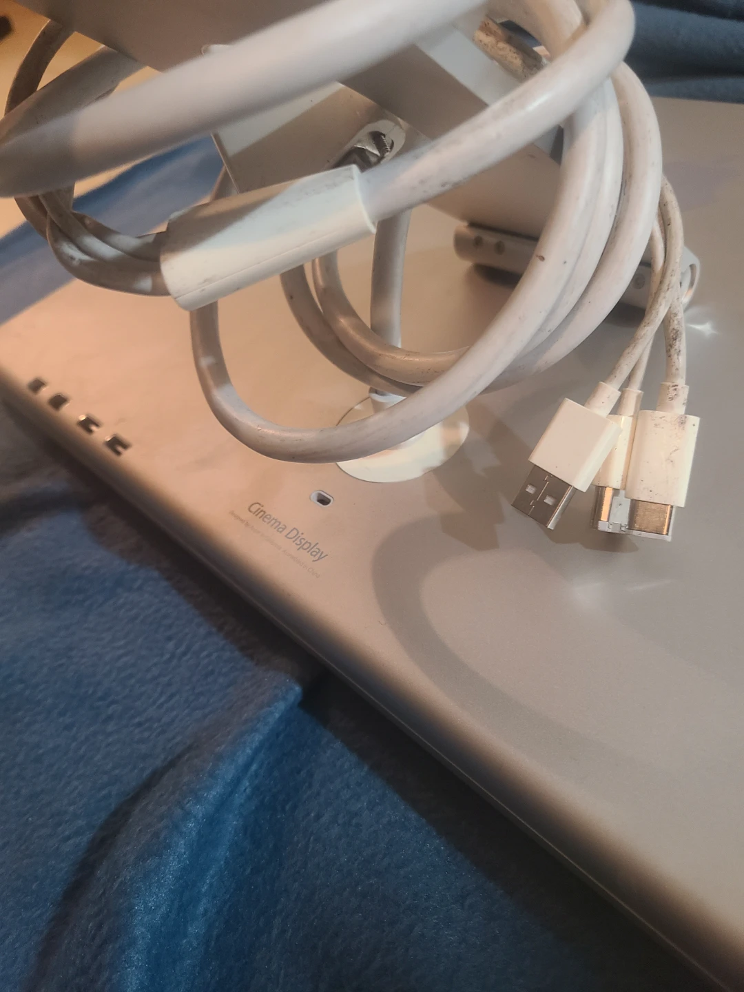 Apple Cinema Display Monitor - photo 3