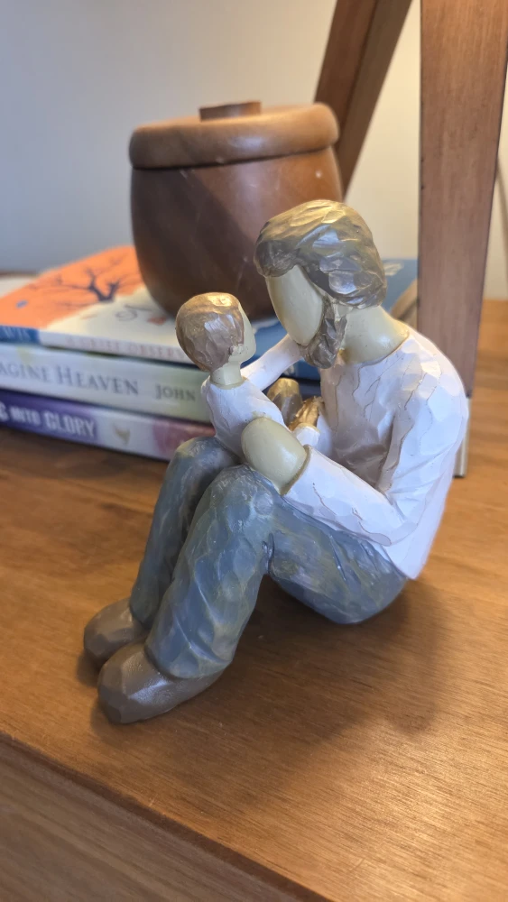 Father & Child Figurine – Seated Resin Sculpture *new
