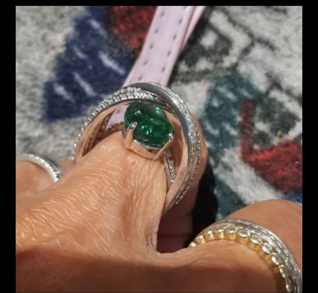 Genuine SWAROVSKI HYPERBOLA Emerald Cocktail Bridge Ring - photo 5