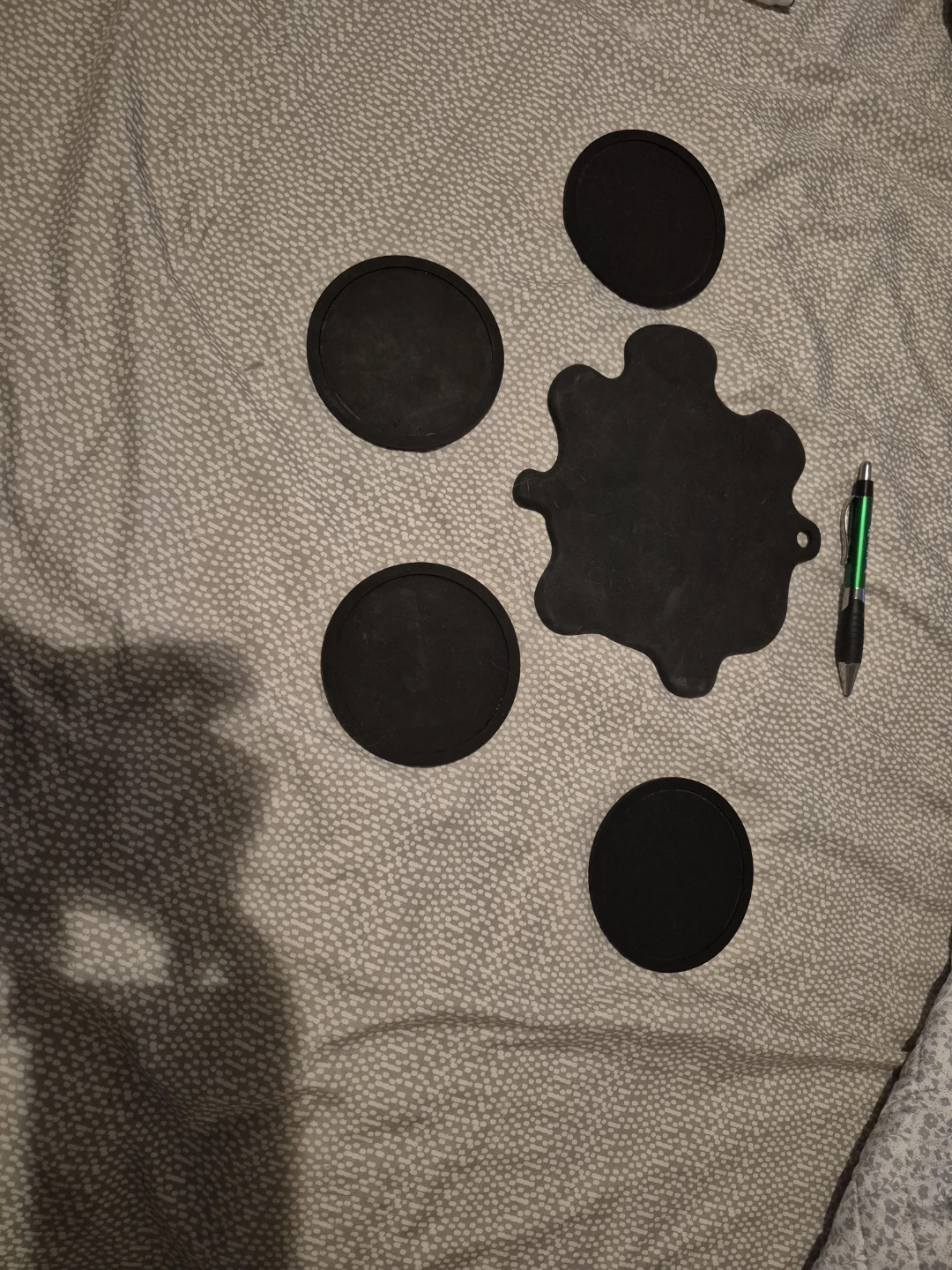 Set of 4 Black Coasters and 1 Trivet