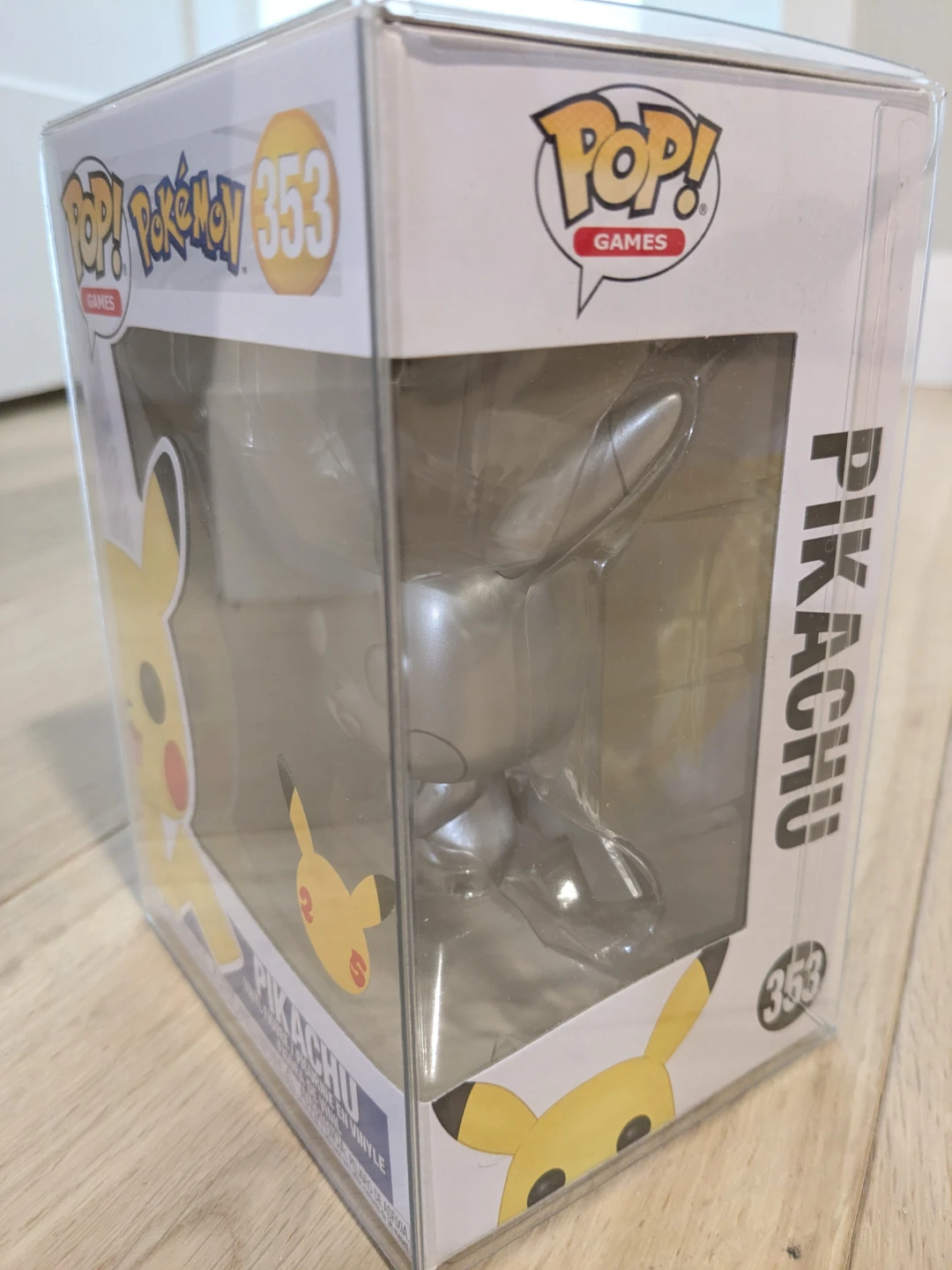 Silver Pikachu Funko Pop 25th Anniversary - photo 2