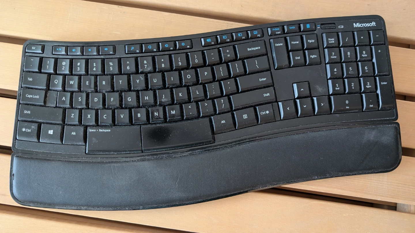 Microsoft Ergonomic Wireless Keyboard