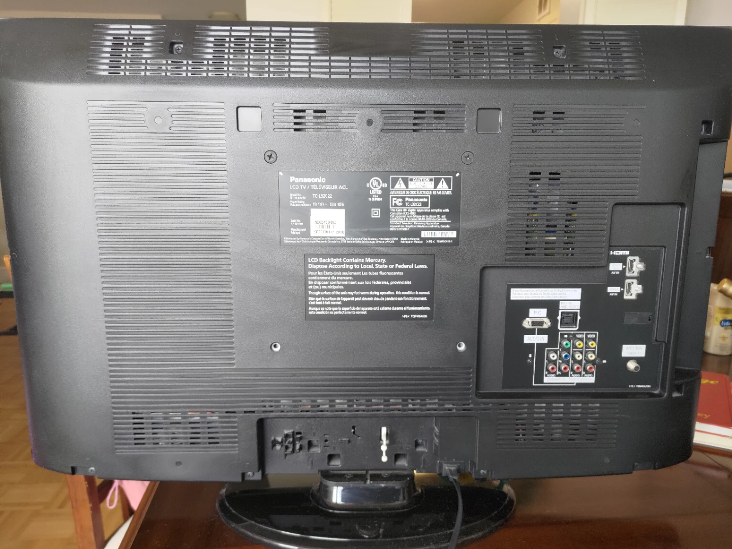 Panasonic TC-L32C22 LCD TV - photo 3