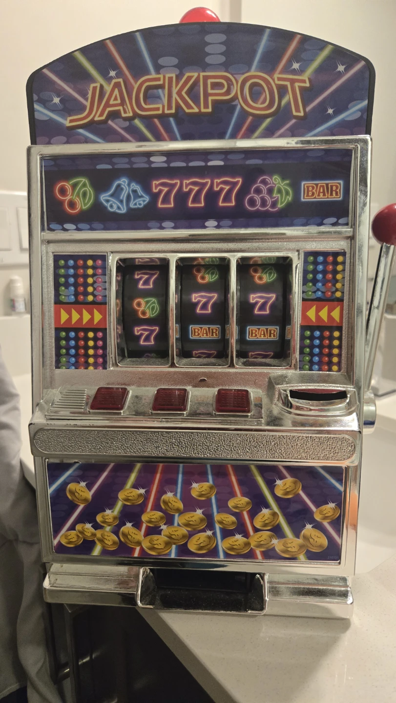 Jackpot Slot Machine Toy - photo 2