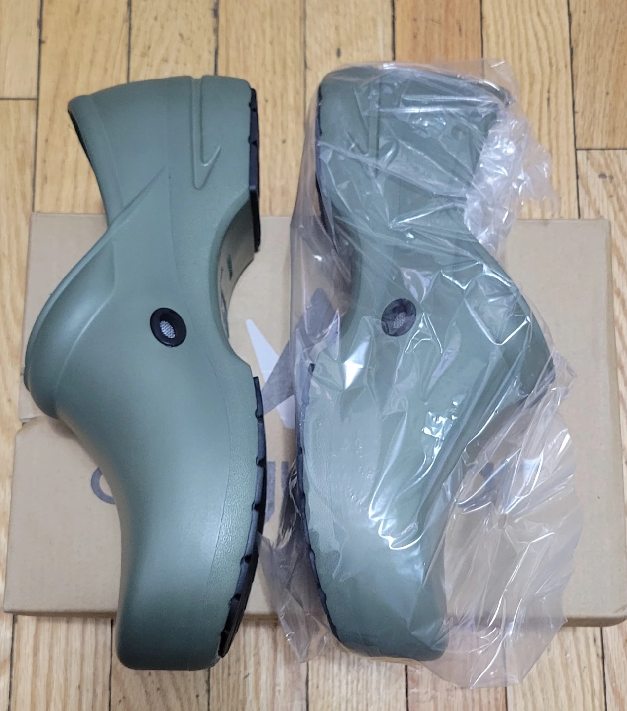 Anywear Clogs Slip Resistant Size 11 Women Olive Green - photo 2