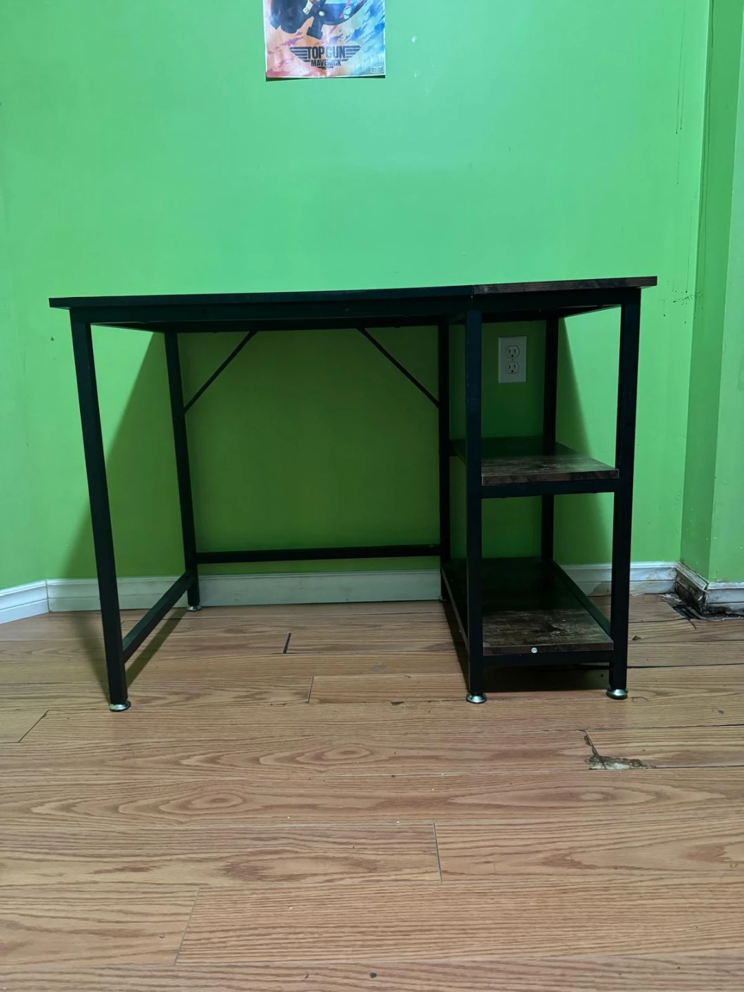 Black Office Chair and table - photo 4
