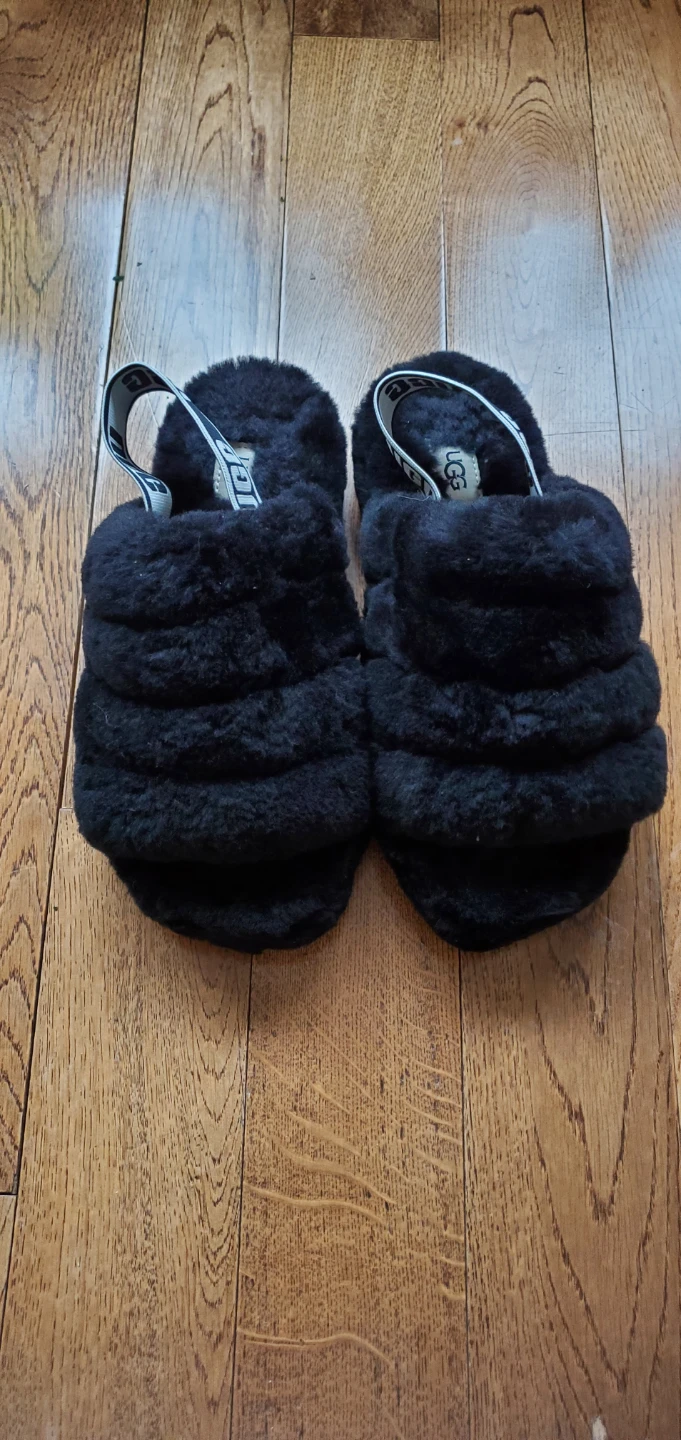 UGG Fluff Yeah Slide Sandals Black Size 6