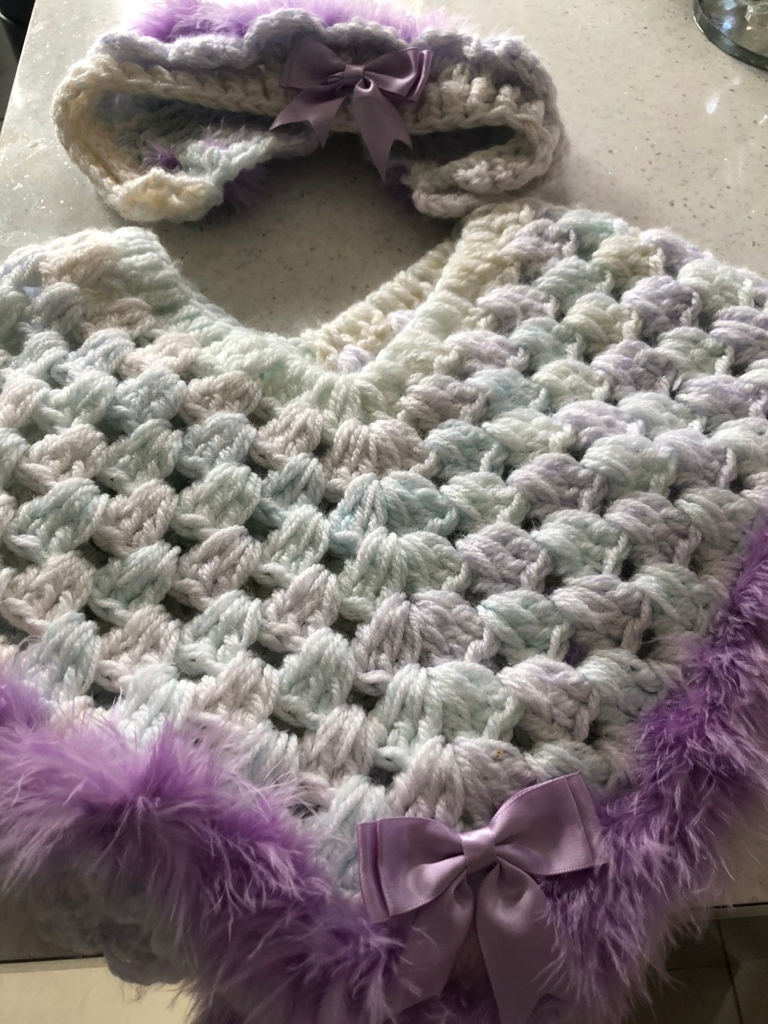 Crocheted Poncho and Hat Set with Feathers and Bows - photo 4