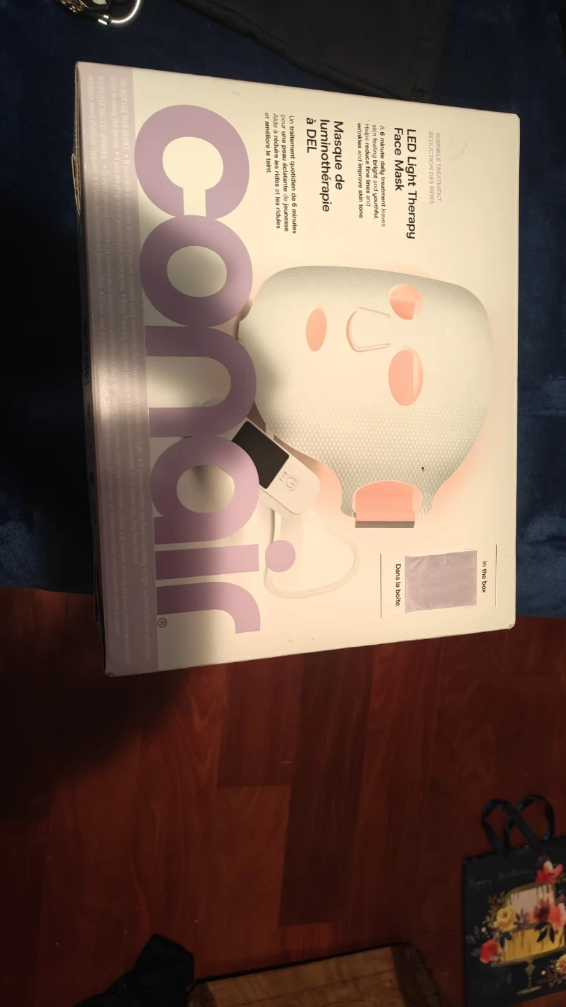 Conair LED Light Therapy Face Mask - photo 2