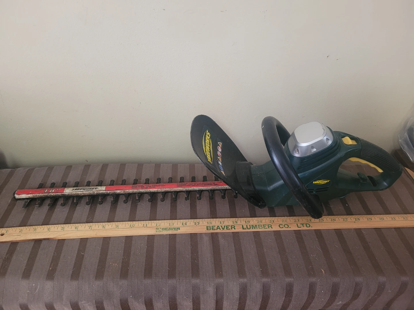Yardworks Electric Hedge Trimmer 18" Blade - photo 2