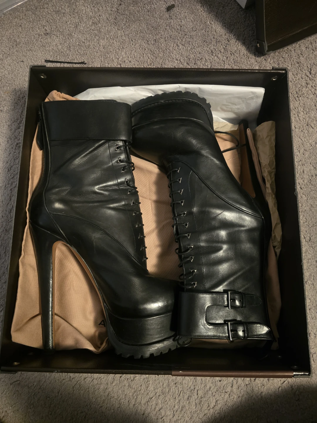 Alaïa Black Leather Platform Lace-Up Ankle Boots Size 39
