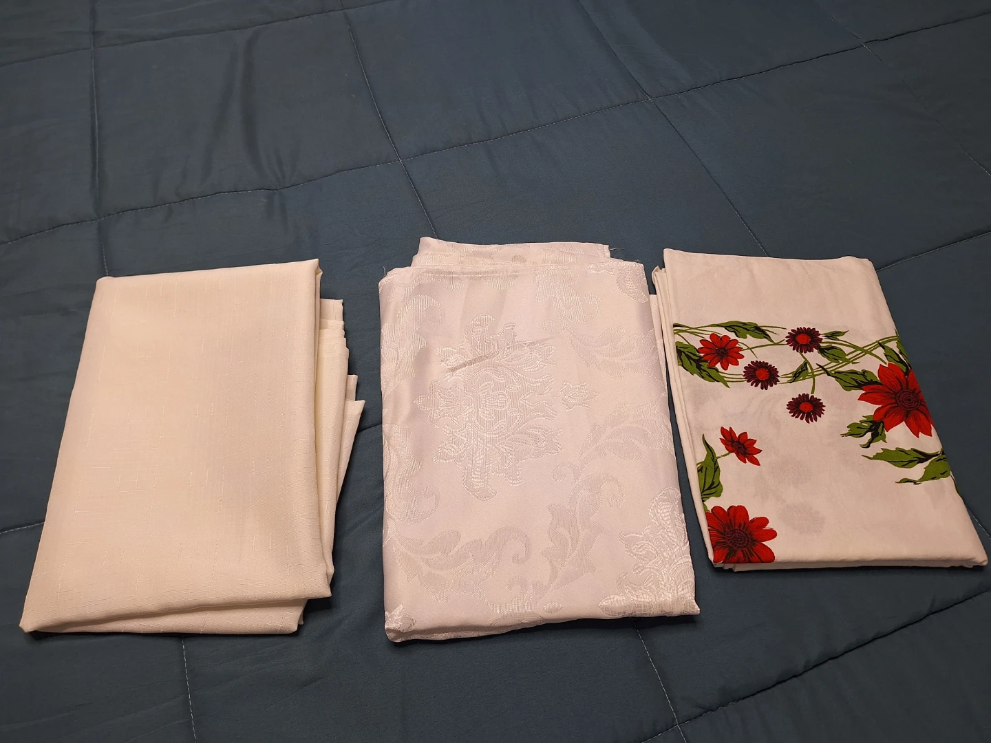 Tablecloths $5 ea 52x70