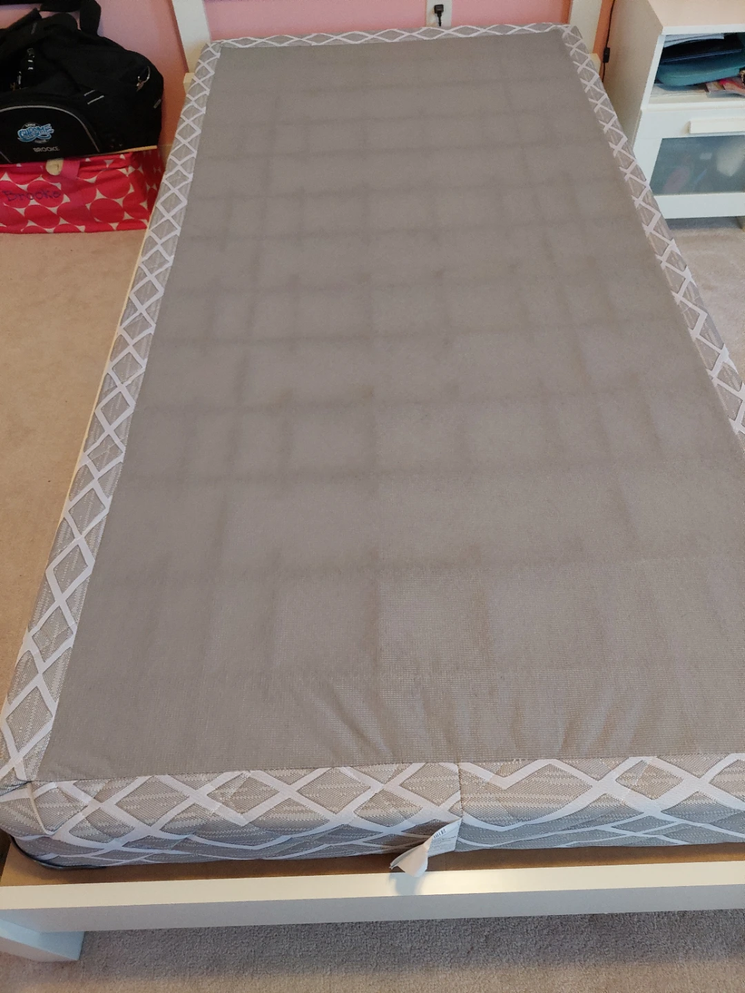 Complete Single Bed Set: Solid Wood Frame with Sealy Mattress - photo 3