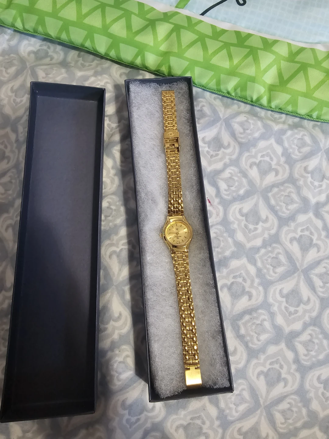 Gold Tone Women's Watch with Box - photo 2